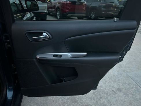 Used 2014 Dodge Journey SXT w/ Flexible Seating Group image 16