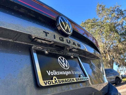 New 2026 Volkswagen Tiguan SE R-Line FWD image 48