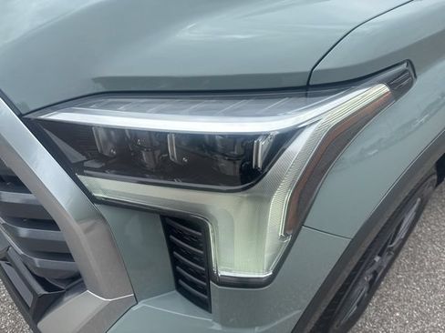 Used 2026 Toyota Tundra Limited AWD/4WD image 9