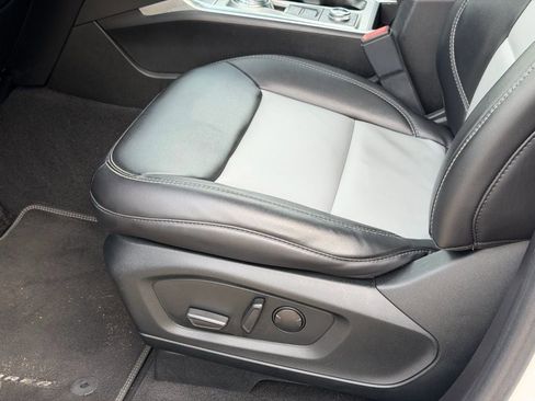 Certified 2022 Ford Explorer XLT w/ Equipment Group 202A image 26