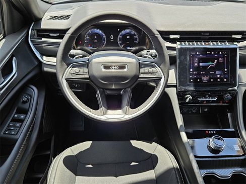 New 2025 Jeep Grand Cherokee L Laredo w/ Luxury Tech Group I image 12