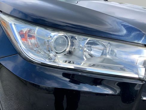 Used 2019 Toyota Highlander LE FWD image 27