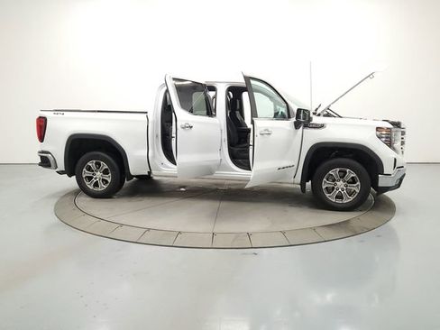 Used 2024 GMC Sierra 1500 SLT image 16