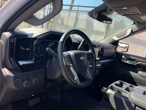 Used 2023 Chevrolet Silverado 1500 LT image 9