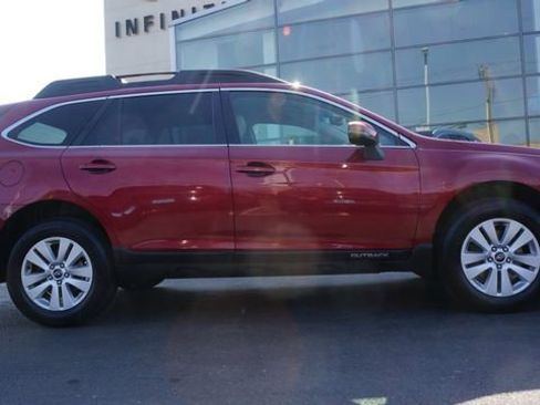 Used 2018 Subaru Outback 2.5i Premium AWD/4WD image 8