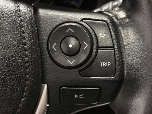 Used 2018 Toyota RAV4 XLE image 25