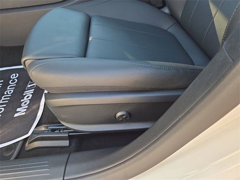 Used 2025 Mercedes-Benz CLA 250 4MATIC image 28