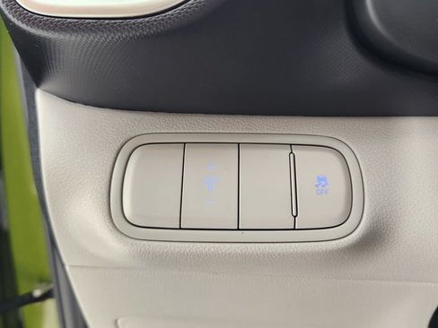 Used 2024 Hyundai Venue SEL FWD image 20