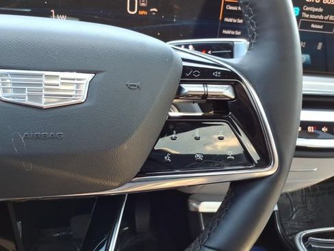 Used 2023 Cadillac Lyriq 2WD image 35