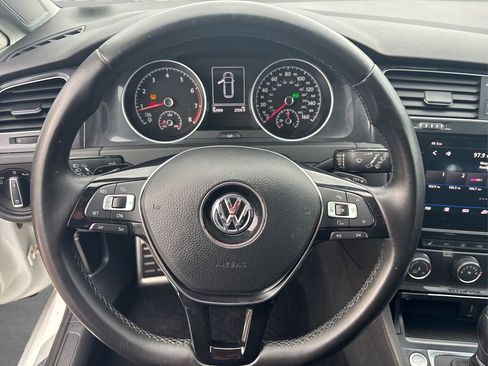 Used 2018 Volkswagen Golf Alltrack SE image 22