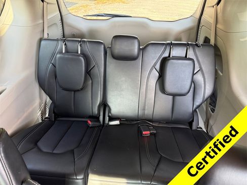 Certified 2024 Chrysler Pacifica Touring-L image 29