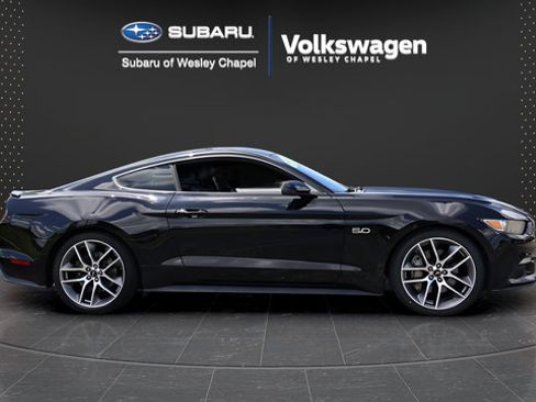 Used 2017 Ford Mustang GT Premium RWD image 9