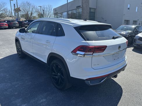 Used 2023 Volkswagen Atlas Cross Sport SE w/ Black Wheel Package image 5