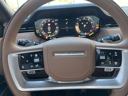 Used 2025 Land Rover Range Rover Long Wheelbase Autobiography image 11