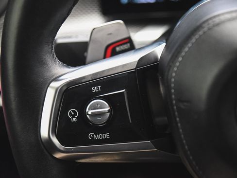 Used 2023 BMW 760i xDrive image 32