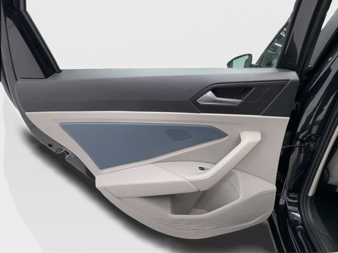 Used 2025 Volkswagen Jetta SE w/ Sunroof Package FWD image 26