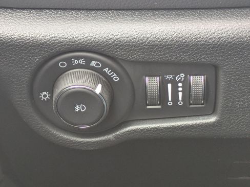 New 2026 Chrysler Pacifica Select image 18