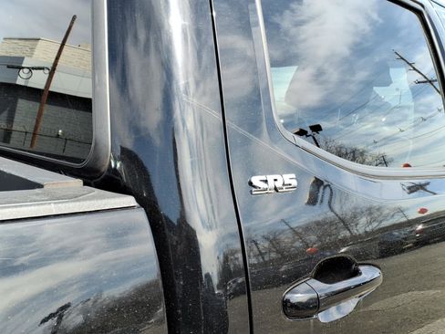Used 2022 Toyota Tacoma SR5 AWD/4WD image 7