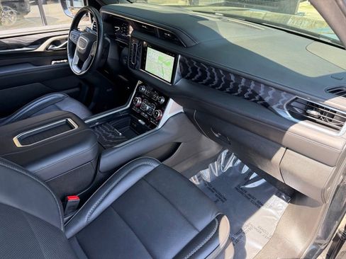 Used 2023 GMC Yukon XL Denali w/ Denali Reserve Package image 36