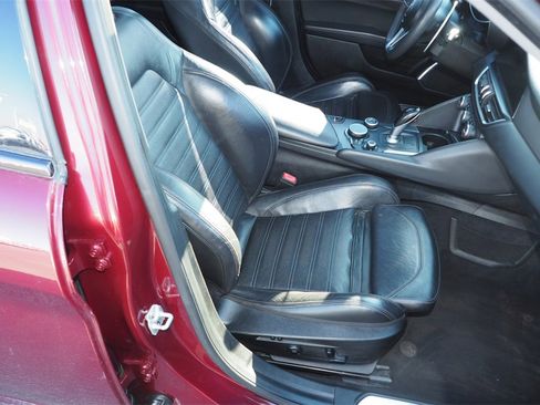 Used 2018 Alfa Romeo Giulia Ti Sport w/ Quick Order Package 22U Sport image 17