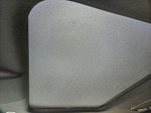 Used 2024 Land Rover Discovery Dynamic SE AWD/4WD image 41