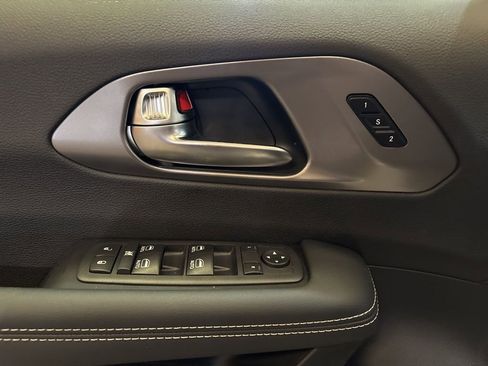 New 2026 Chrysler Pacifica Select FWD image 18