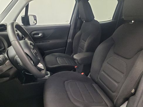 Used 2020 Jeep Renegade Latitude image 17