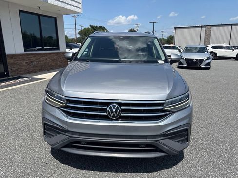 Used 2022 Volkswagen Tiguan SE FWD image 11