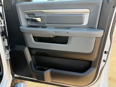 Used 2017 RAM 2500 Lone Star image 16