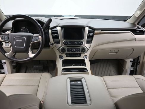 Used 2019 GMC Yukon XL Denali w/ Denali Ultimate Package AWD/4WD image 16