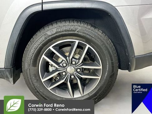 Used 2018 Jeep Grand Cherokee Trailhawk image 33