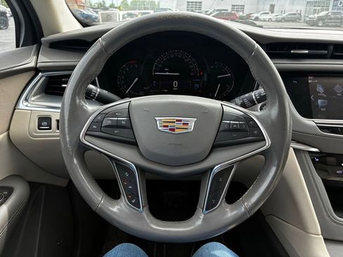 Used 2018 Cadillac XT5 Luxury w/ Driver Awareness Package AWD/4WD image 19