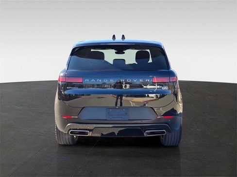 Used 2023 Land Rover Range Rover Sport SE image 5