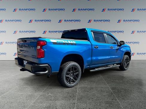 Used 2022 Chevrolet Silverado 1500 Custom Trail Boss w/ LPO, Dark Essentials Package AWD/4WD image 5