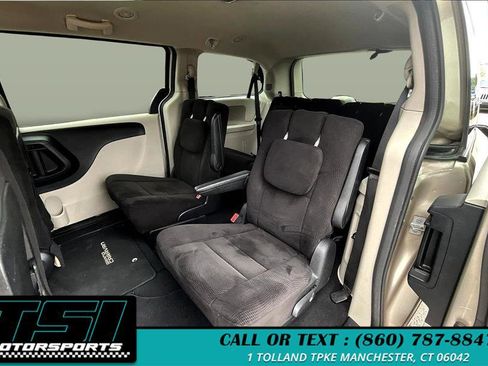 Used 2012 Dodge Grand Caravan SE image 26