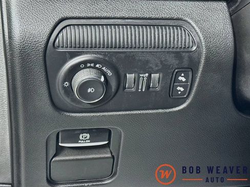 Used 2022 Jeep Wagoneer Series I AWD/4WD image 12