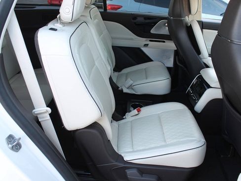 Used 2020 Lincoln Aviator Black Label Grand Touring w/ Class IV Trailer Tow Package AWD/4WD image 46