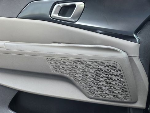 New 2026 Kia Carnival image 16