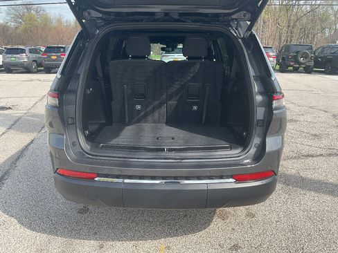 Used 2024 Jeep Grand Cherokee L Laredo w/ Luxury Tech Group I AWD/4WD image 15