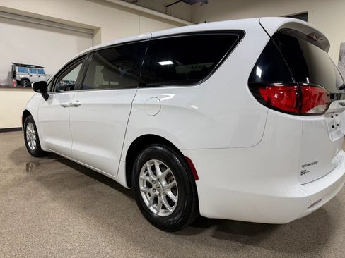 Used 2022 Chrysler Voyager LX w/ Fleet Security Group FWD image 20