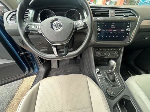 Used 2019 Volkswagen Tiguan SE w/ Panoramic Sunroof Package AWD/4WD image 13
