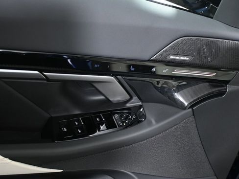 New 2026 BMW 530i xDrive image 28