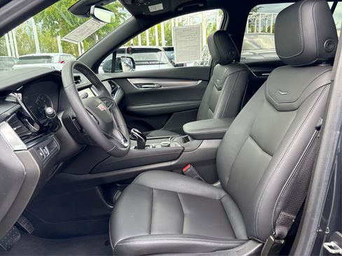 Certified 2023 Cadillac XT6 Luxury FWD image 10