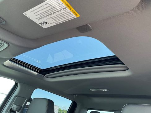 New 2025 GMC Sierra 2500 SLT w/ SLT Premium Package image 15