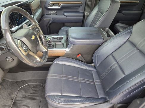 Used 2023 Chevrolet Silverado 1500 High Country w/ Technology Package AWD/4WD image 11
