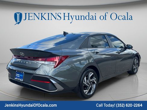 Certified 2025 Hyundai Elantra Sport FWD image 3