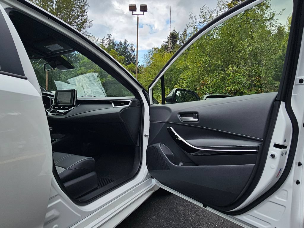 Used 2025 Toyota Corolla XSE FWD image 10