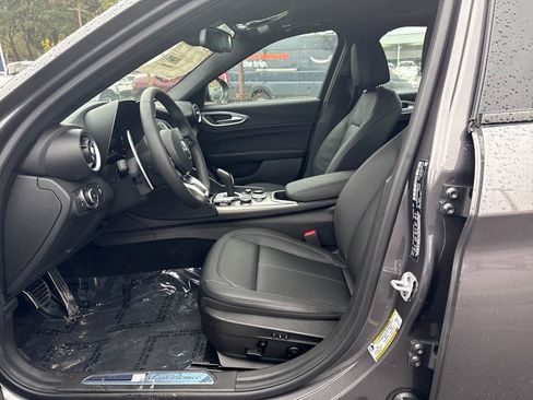 New 2025 Alfa Romeo Giulia AWD w/ Driving Assist Package image 14