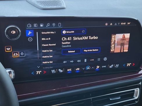 New 2026 Chevrolet Traverse RS w/ LPO, Floor Liner Package image 18