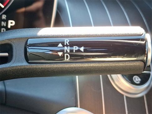 Used 2025 Mercedes-Benz GLC 300 4MATIC image 17